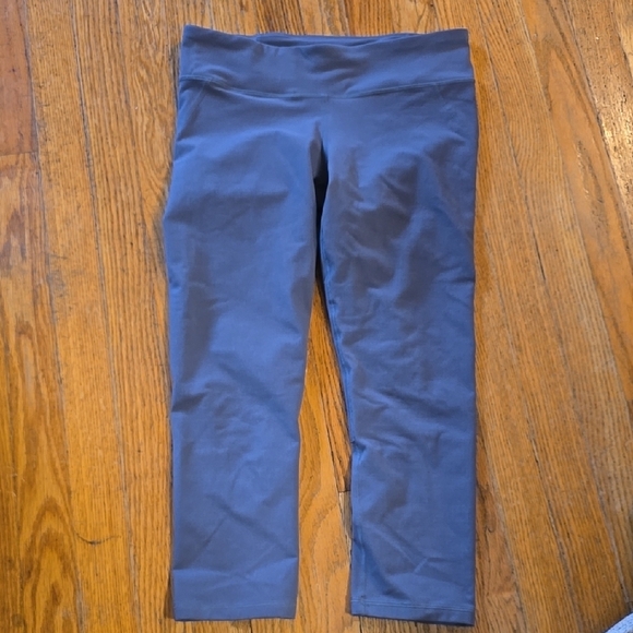 Under Armour Gray Leggings with Stretchy Fit - Picture 1 of 3